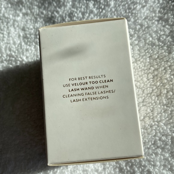 Velour Beauty Lash Clean - Oil-Free Makeup Remover for Eyes, False Lashes - Picture 6 of 10